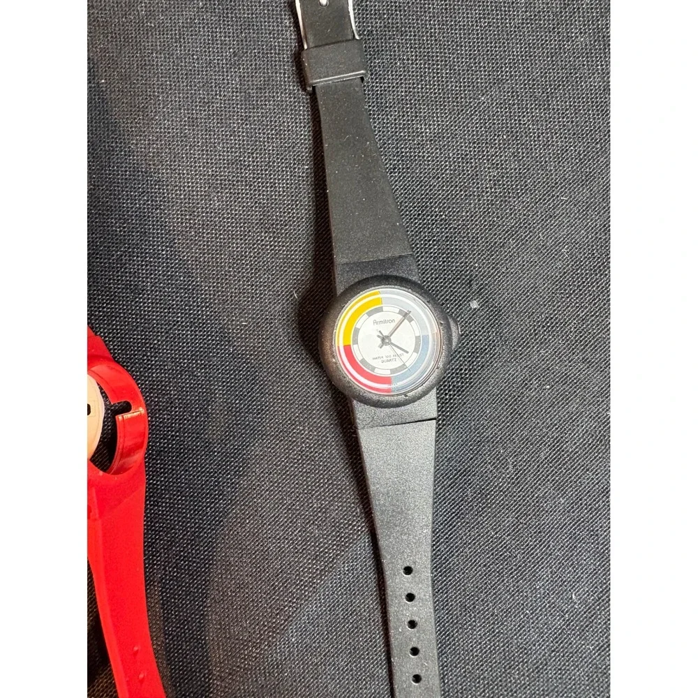 Vintage Quartz Watch with Color Dial‎ and Extra Bands needs battery